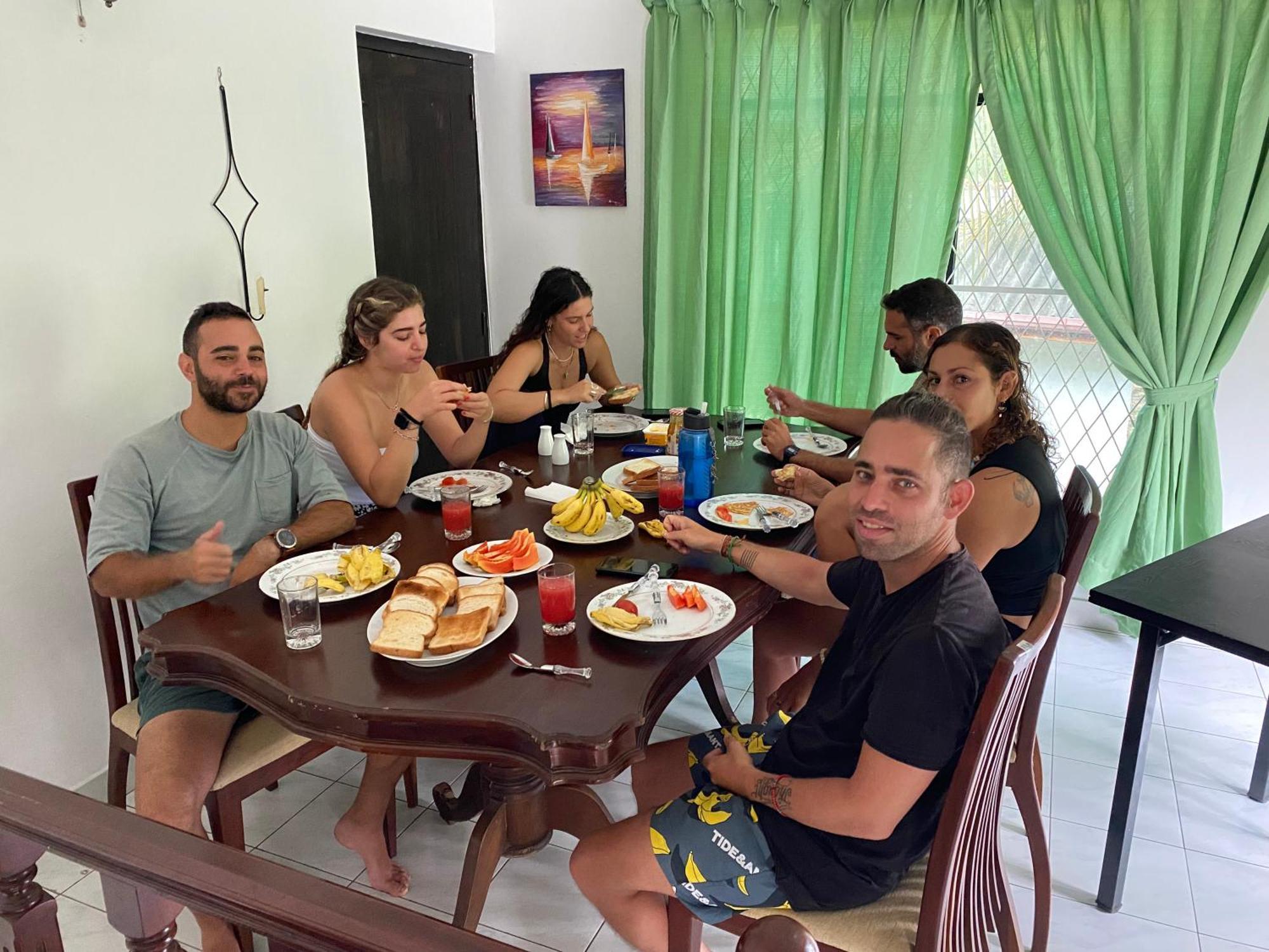 Cloud Inn Kandy Homestay Exteriör bild