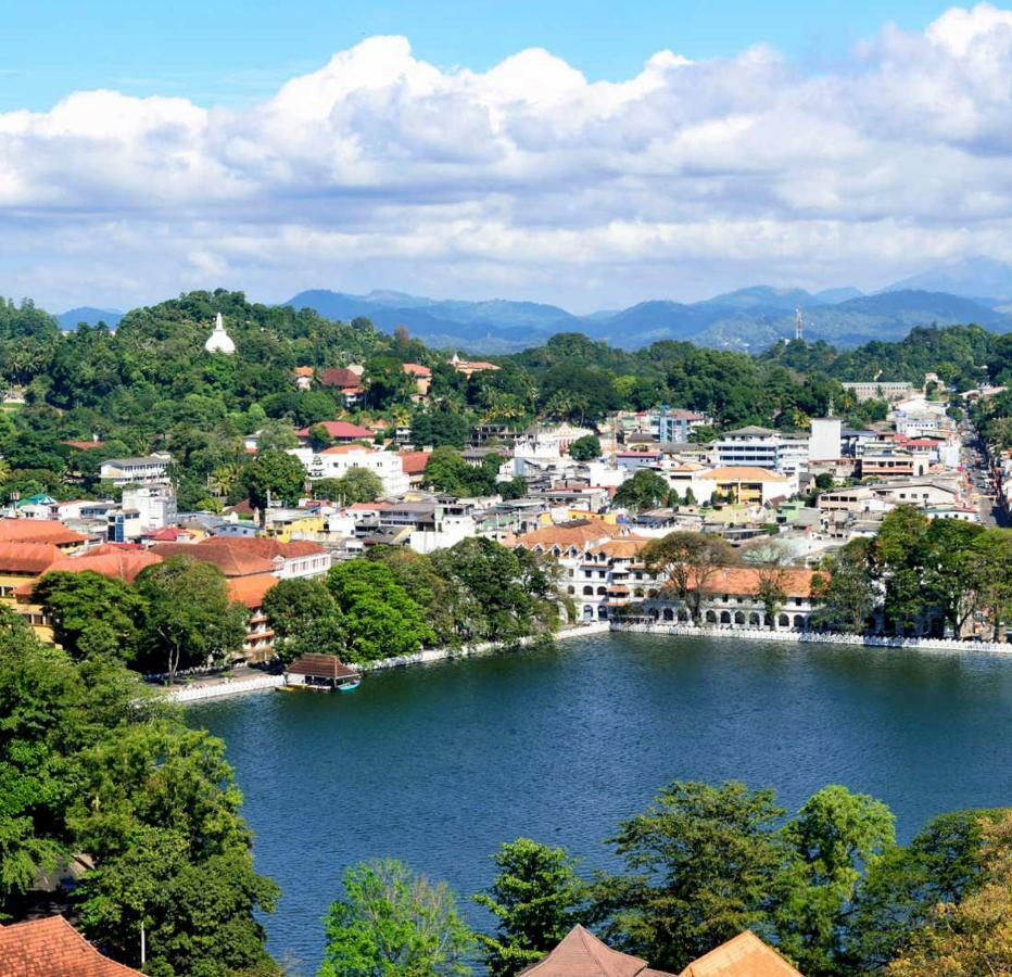 Cloud Inn Kandy Homestay Exteriör bild